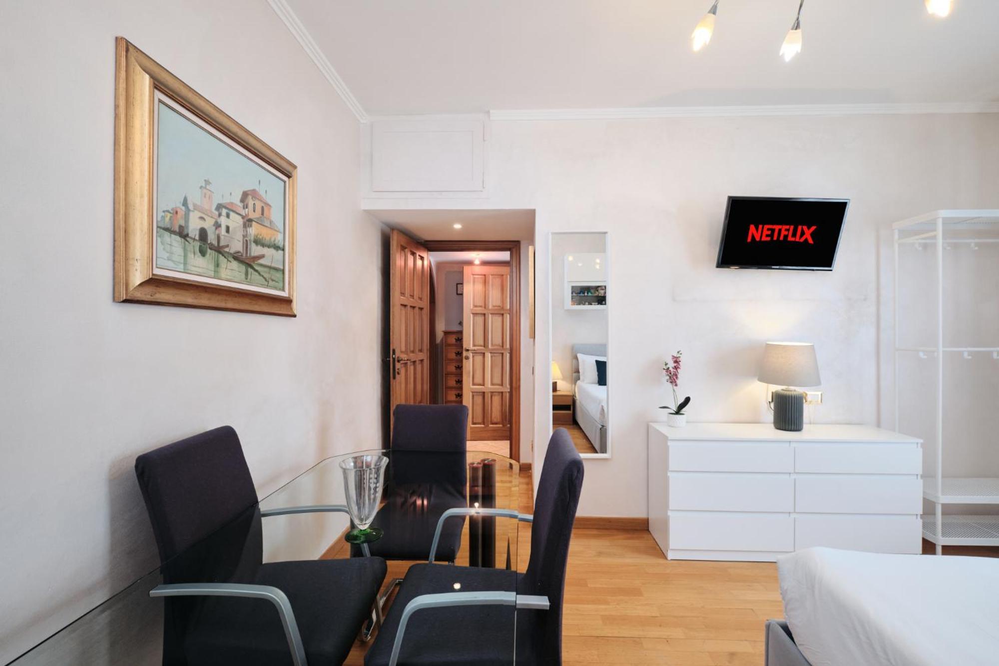 Metro A 10 Minutes - Free Wi-fi & Netflix Apartment *